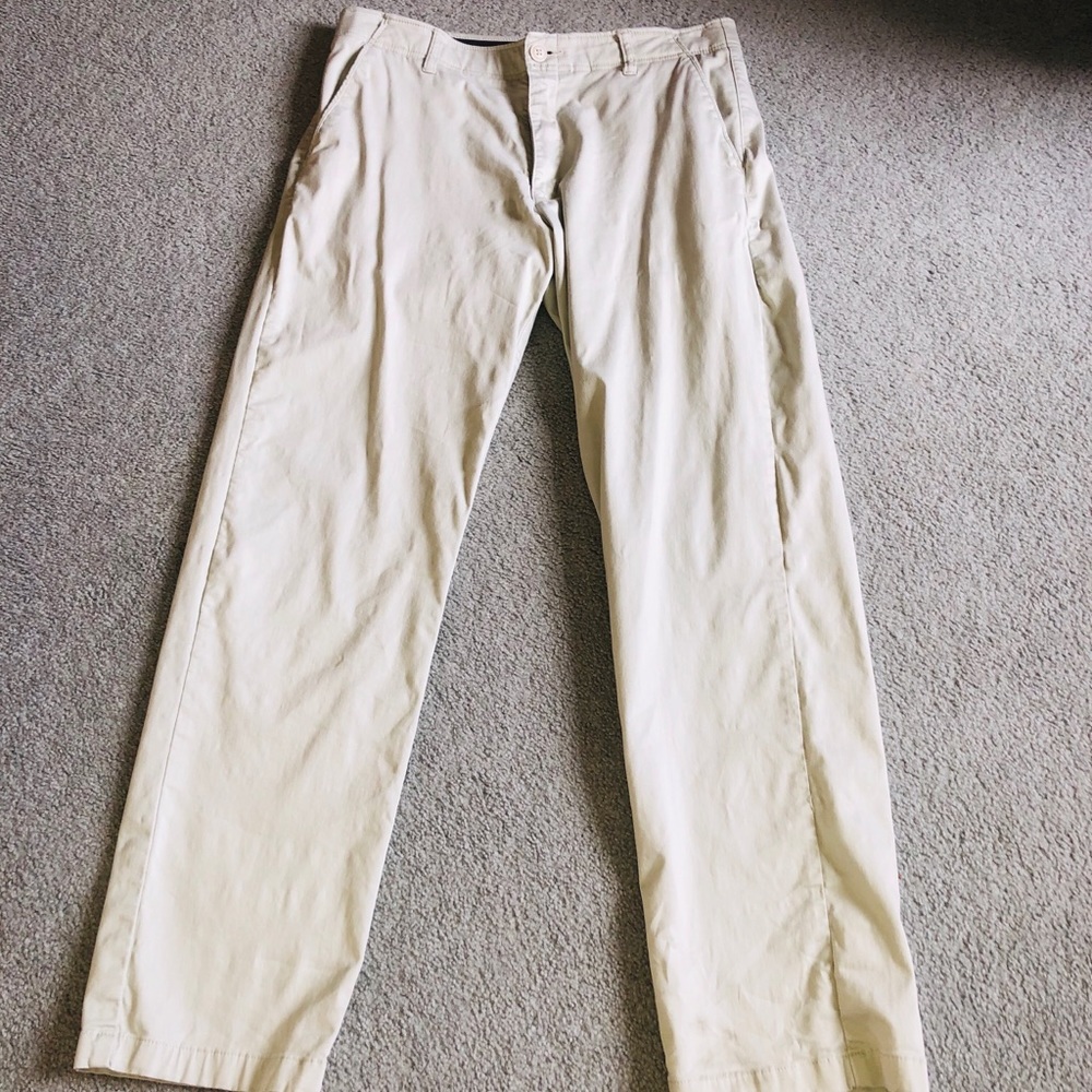 Men’s khaki Lee Extreme Comfort Pants, size 33x32